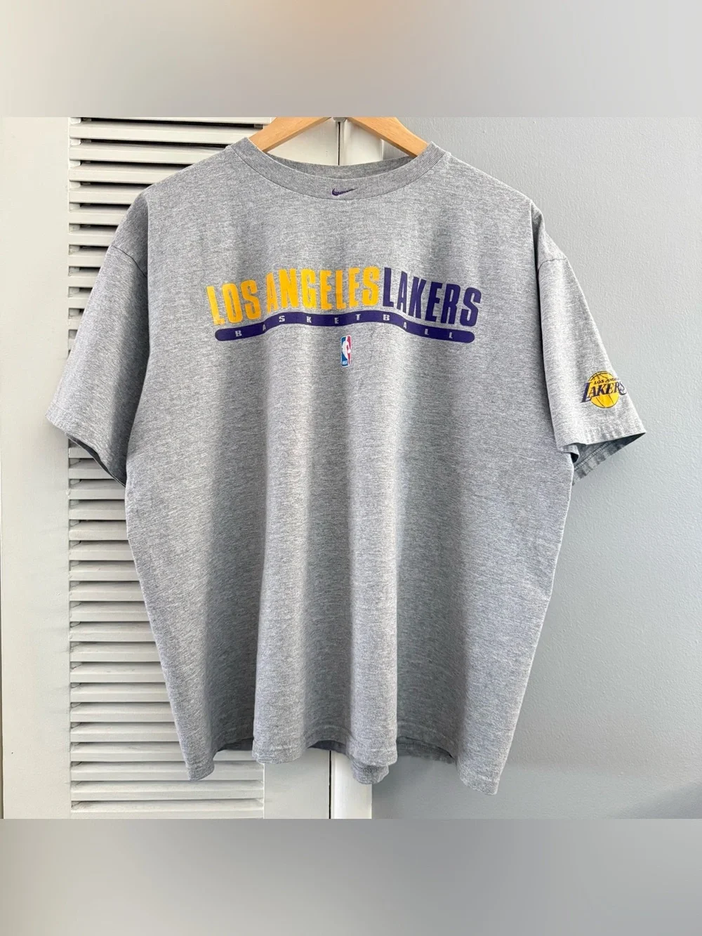 Vintage Nike Los Angeles LAKERS Center Swoosh T-shirt Sz Large / XL